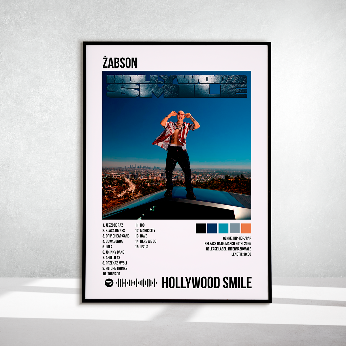 HOLLYWOOD SMILE